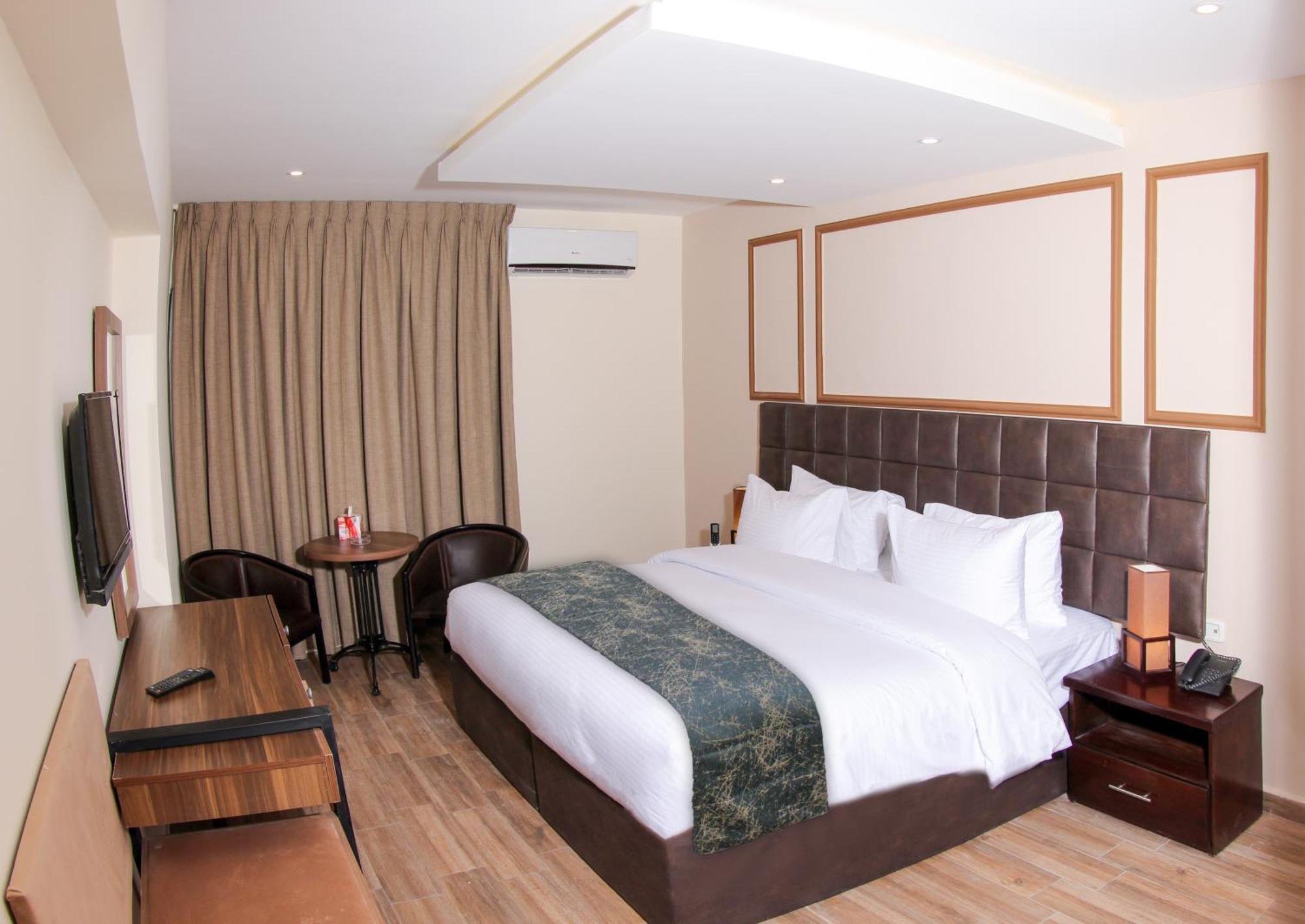 Post Hotel Amman Exterior photo