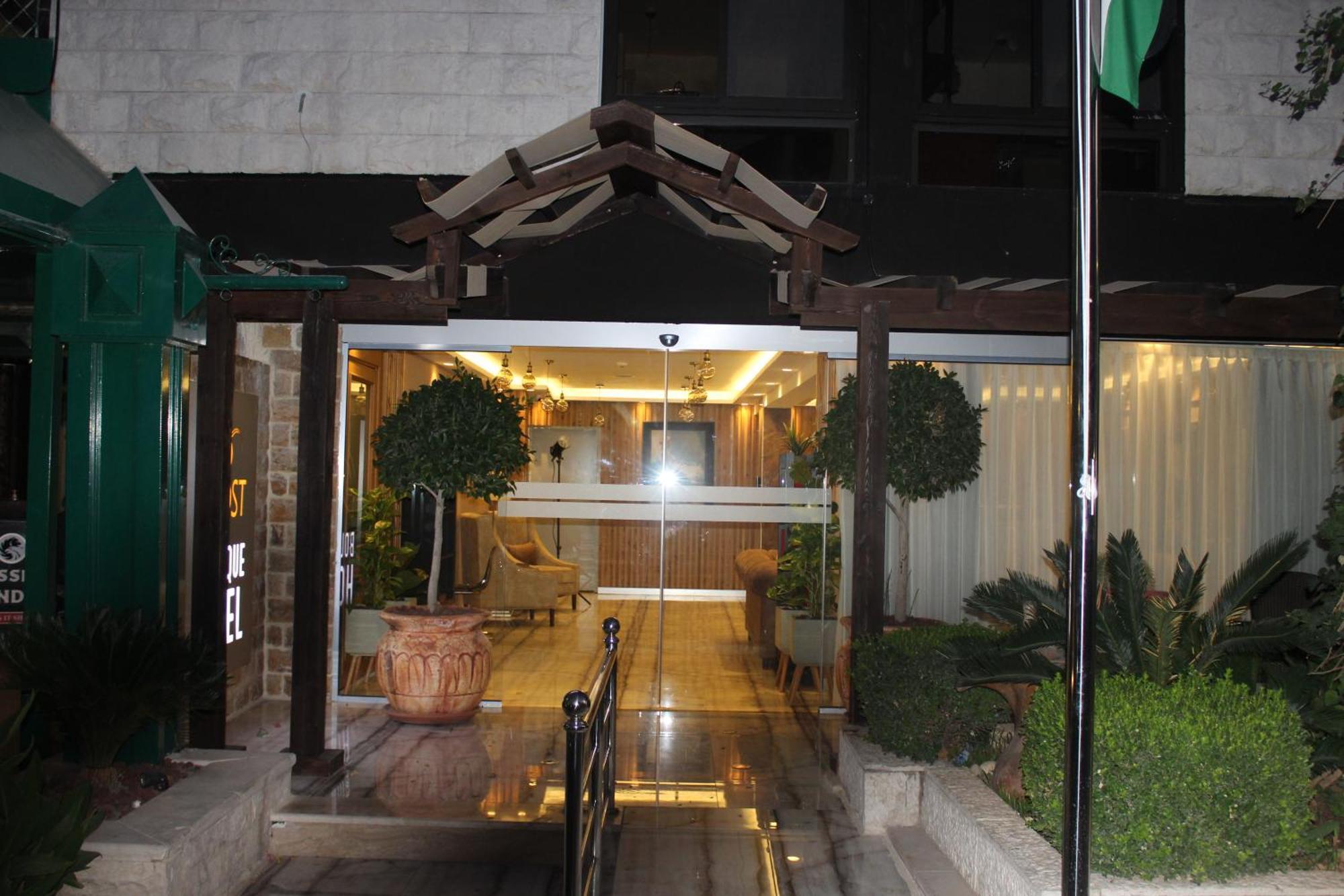 Post Hotel Amman Exterior photo